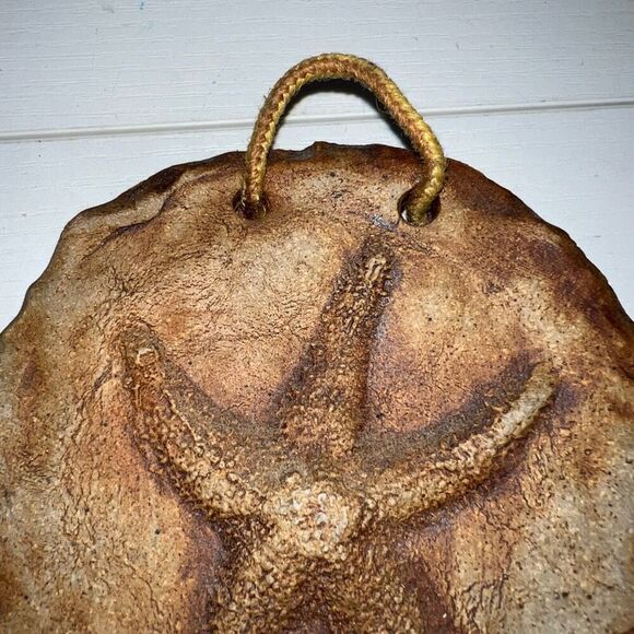 Vintage Signed Sand Dollar Wall Plaque Cast Stone Cement Signed JS Hand Made - Picture 4 of 8